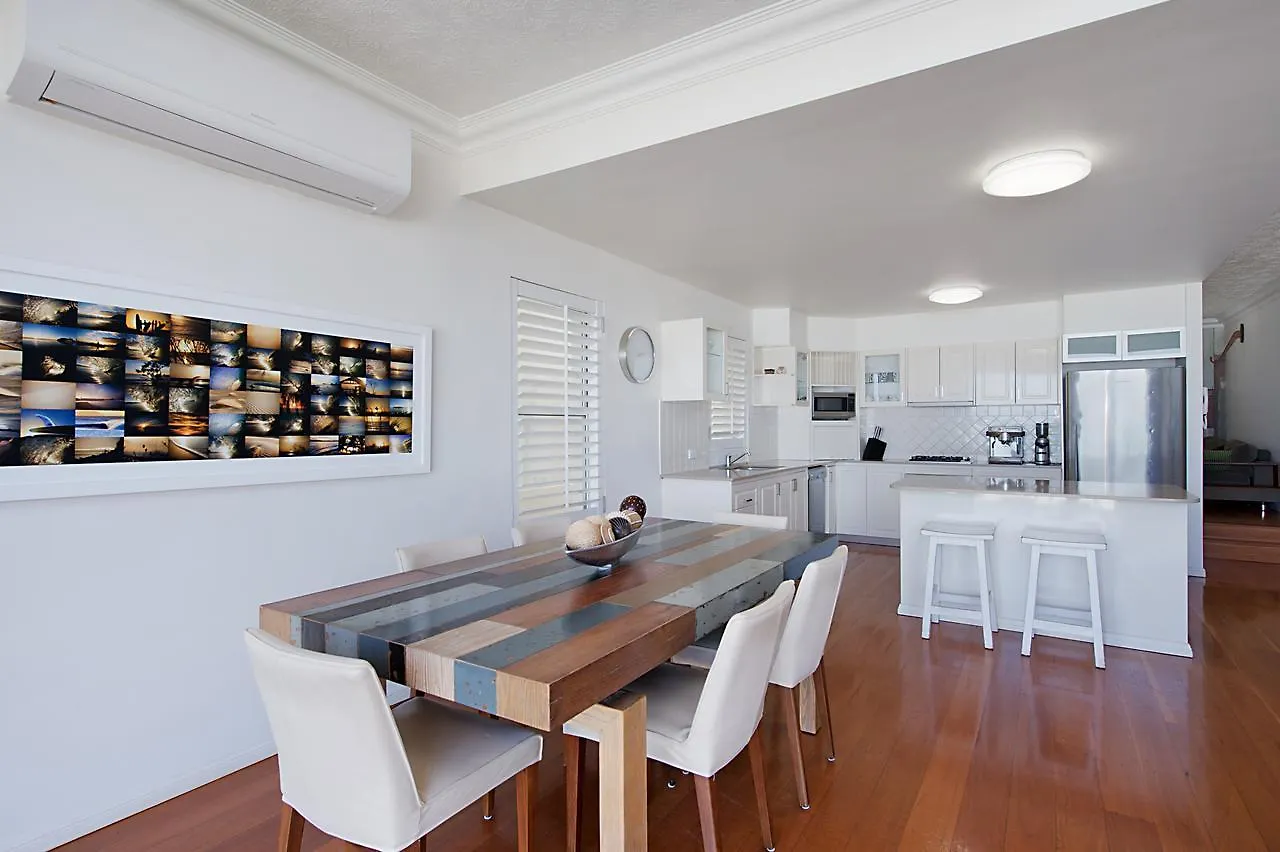 Palm Beach Beachfront Townhouse Tweed Heads Apartment